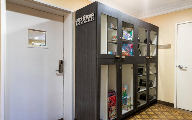 Candlewood Suites LAX Hawthorne by IHG