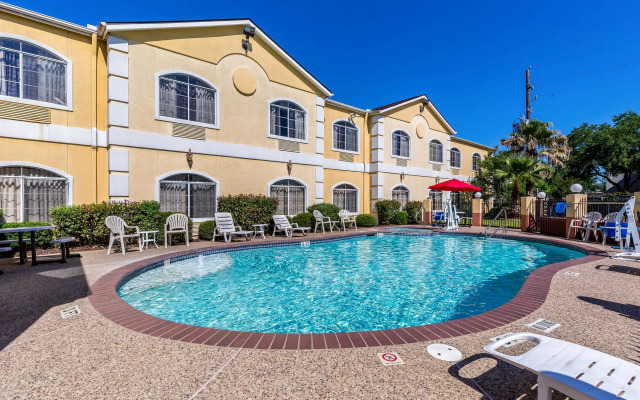 Quality Suites Houston North - Spring