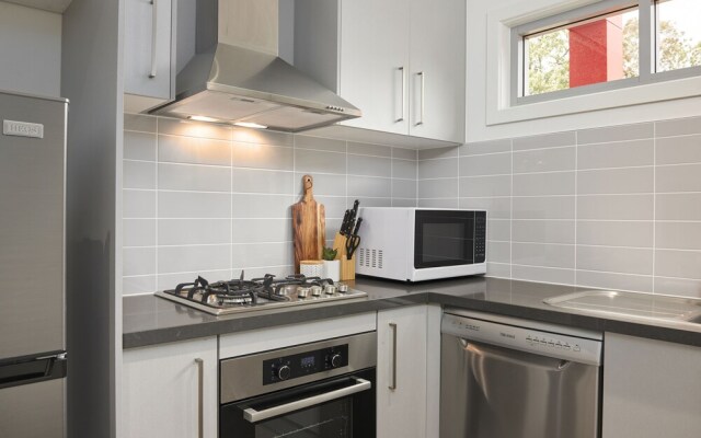Bright and Updated 1 Bedroom Apartment