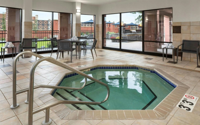 Courtyard Minneapolis St. Paul/Roseville by Marriott