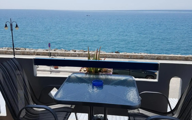 Petrakis Sea View
