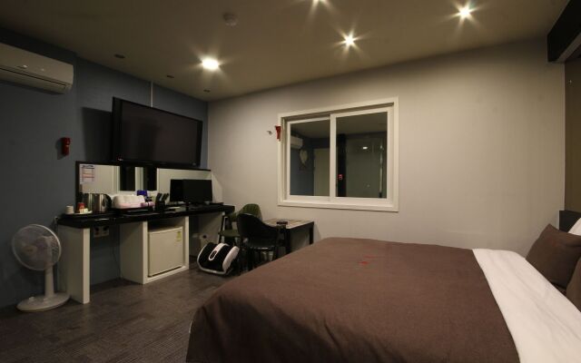The M Hotel
