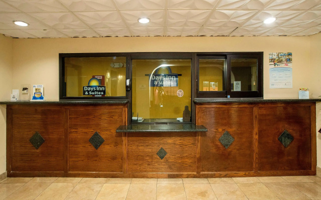 Days Inn & Suites by Wyndham Houston North/Aldine