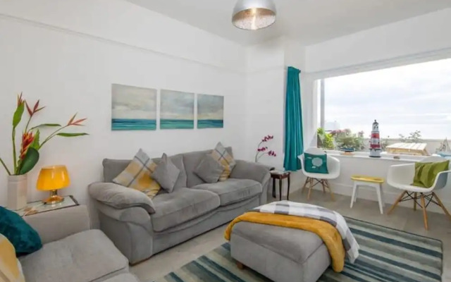 Absolute Beachfront With Decked Garden Oasis and Views