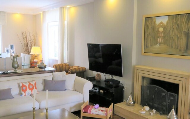 Modern Bohemian Apt 2 Bdr-fenerbahce-by The Sea