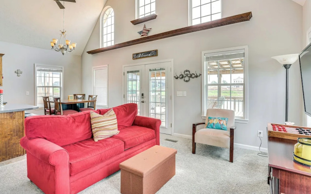 Tennessee River Retreat: Multi-level Deck & Views