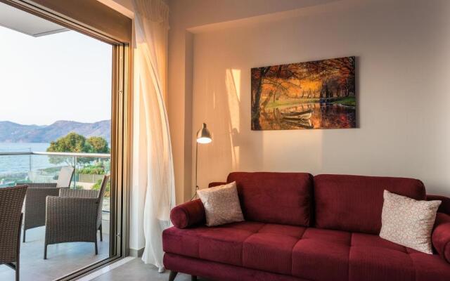 Niovi Seaside Suites