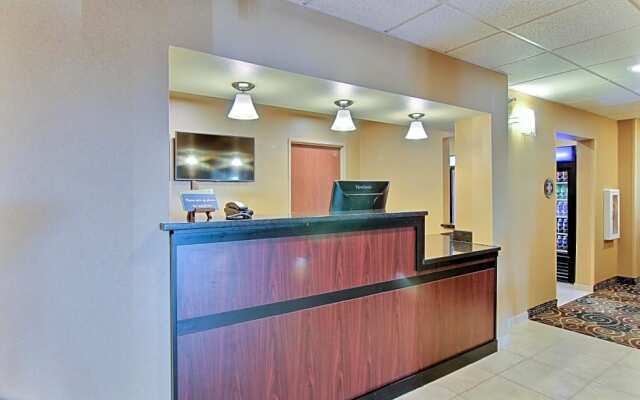 Cobblestone Hotel & Suites - McCook