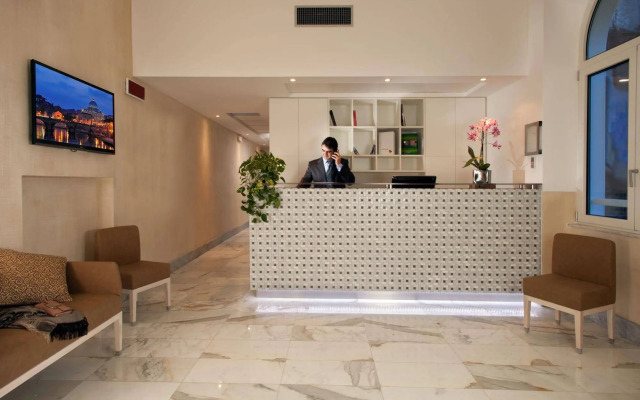 Floris Hotel