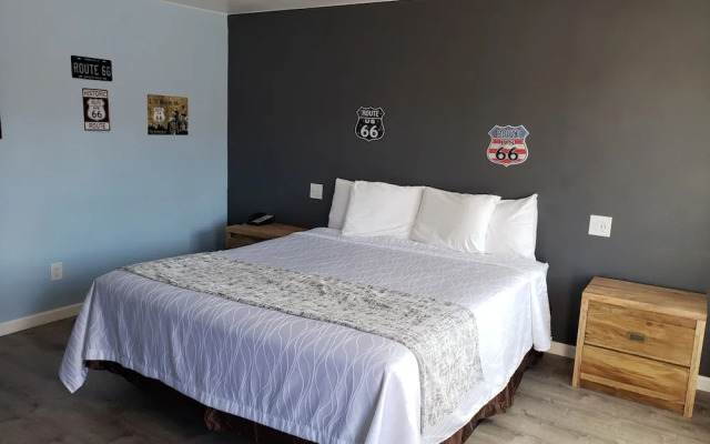Deluxe Inn Motel