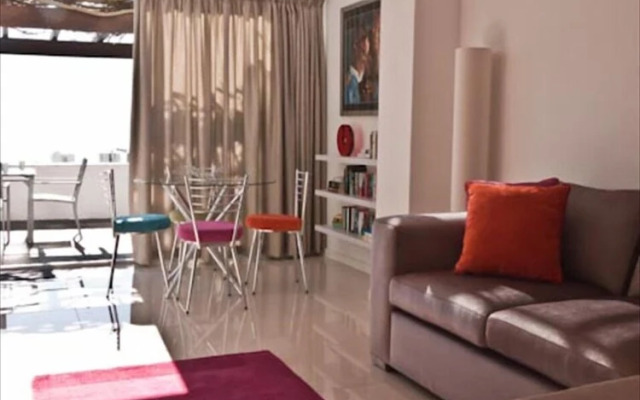 121 Ocean View Drive Studio Apartment