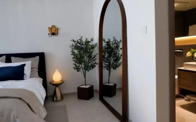 Spacious 2BR in Oxford 212 by Bespoke