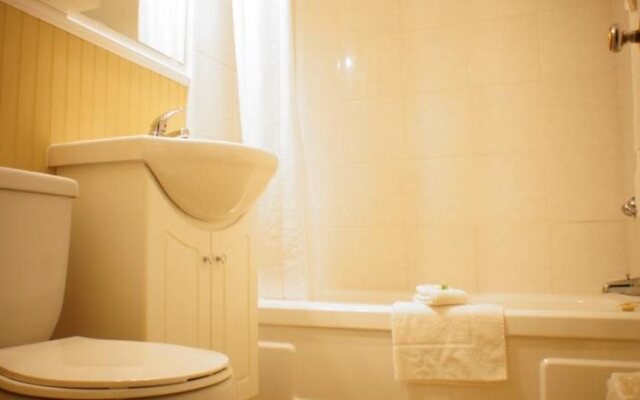 Silverwood Inn & Suites