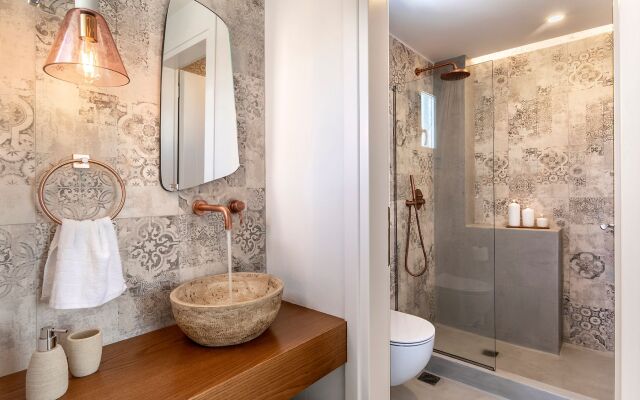Santo Bloom Luxury Suites