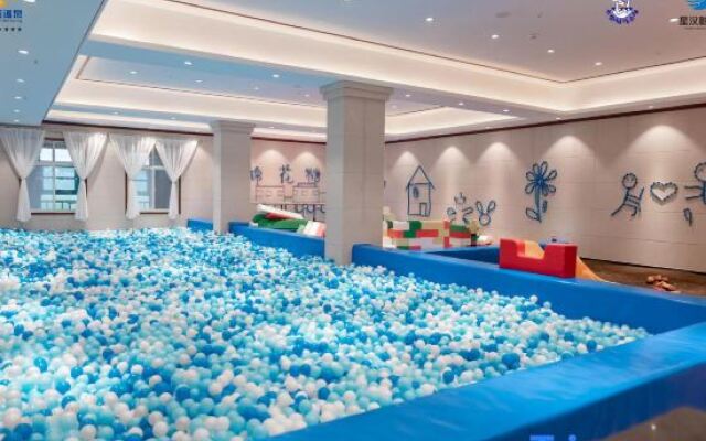 Longwan Hot Spring Hotel