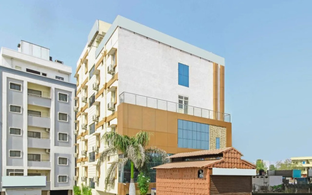 Sri Lakshmi Deluxe By OYO Rooms