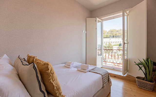 Superb Flat w/ Balcony and AC by LovelyStay