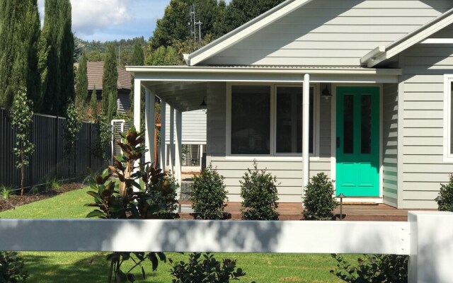 Spring Home - Our Place at Bright