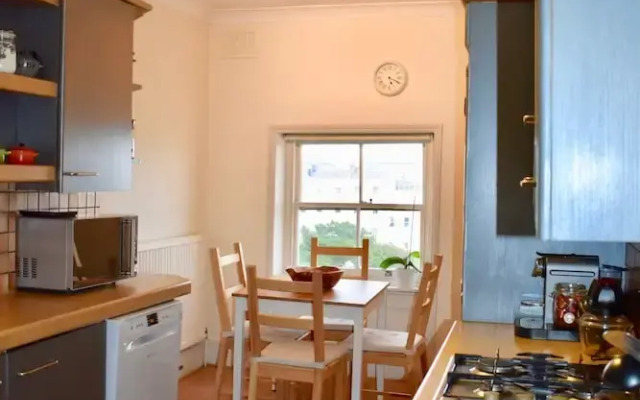 2 Bedroom Brighton Apartment With Sea Views
