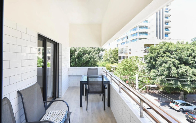 Serene 2BR in Dizengoff Square by HolyGuest