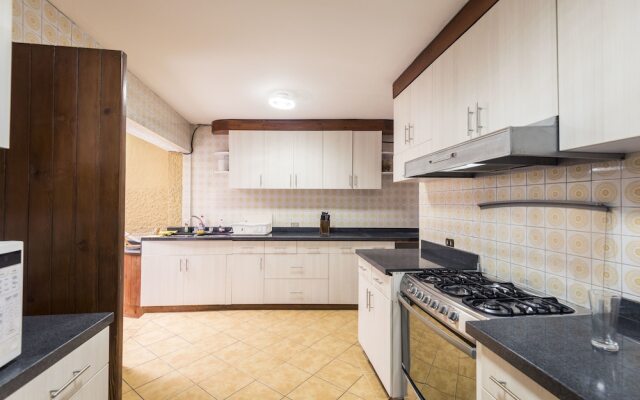 Lima Fabulous  House 5br sleep8 Next Mall
