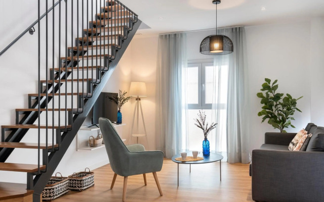 Lola 14 Suite Apartment