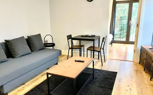 Westciti Caroco Aparthotel