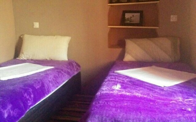 Auberge Tafraout Armed