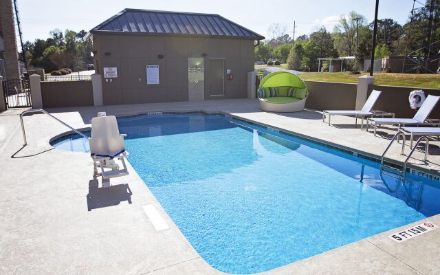 Holiday Inn Express & Suites Greenwood Mall by IHG