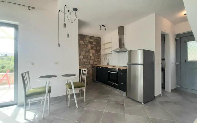 Koroni Stone House, newly built studios by the sea