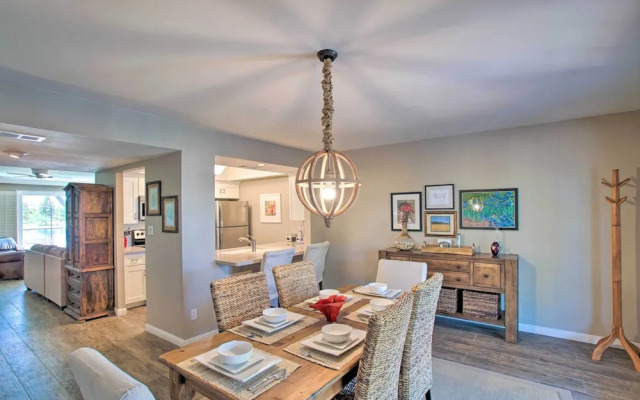 Sunny Scottsdale Townhome - Walk to Trolley & Lake