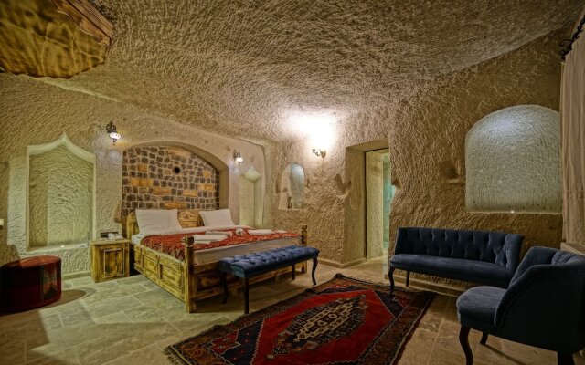 Zeus Cave Suites