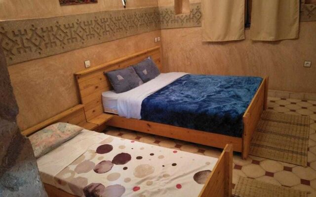 Gite Paradis d'Ait Bouguemez - Hostel