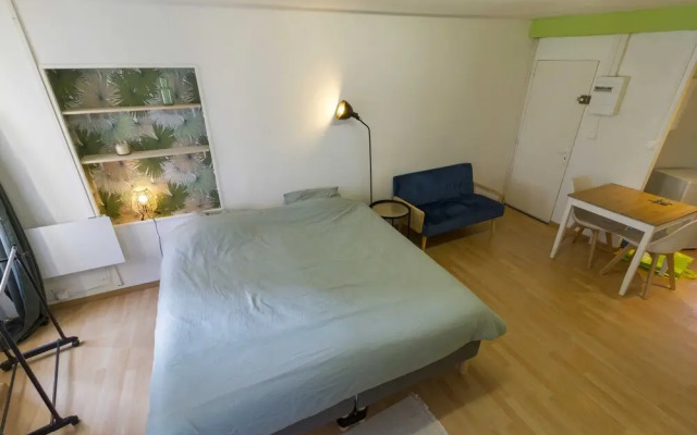 U2 Studio Équipé Proche Naval Group - Netflix