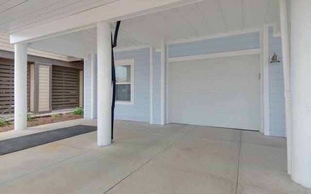 Southern Charm 4 Bedroom Home by RedAwning