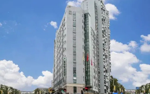 GreenTree Inn (Jingdezhen People's Square Jinding)
