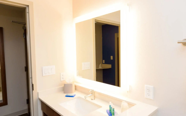 Holiday Inn Express & Suites McKinney - Frisco East by IHG