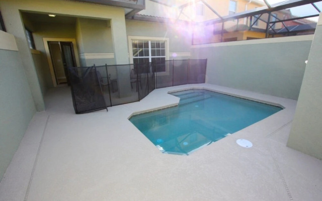 Paradise Palms 8951