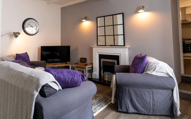 The Old Paint Shop Apartment - Centrally Situated