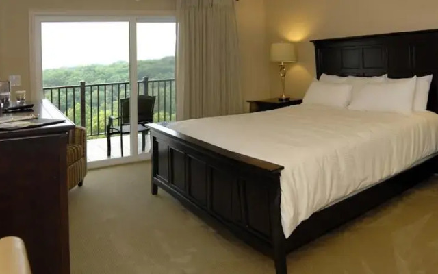 Avila Luxury Suites