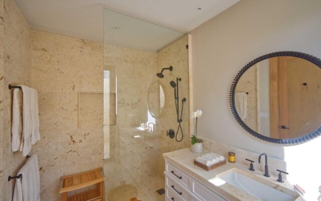 Luxury Villa With Heated Pool Jacuzzi Full Staff
