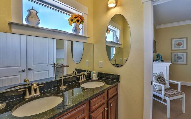 Las Olas by RedAwning