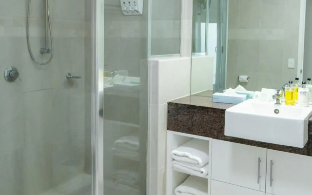 Waters Edge Apartment