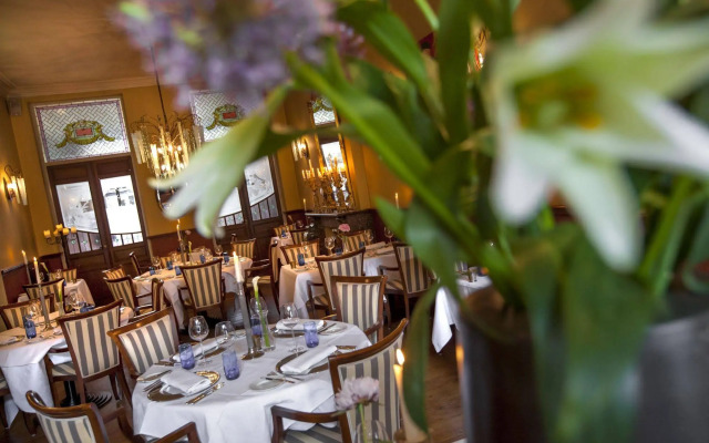 Fitz-Roy Urban Hotel Bar and Garden