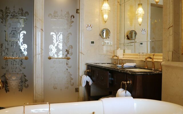 The Castle Hotel, a Luxury Collection Hotel, Dalian