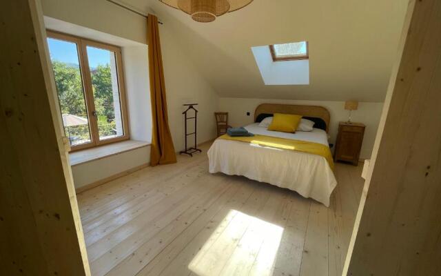 Maison près de la rivière