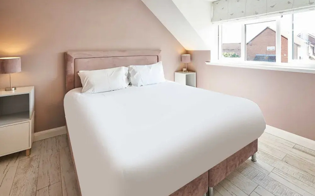 Host Stay Knights Manor Way