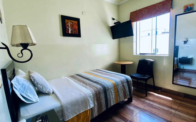Hotel Tinkus Inn