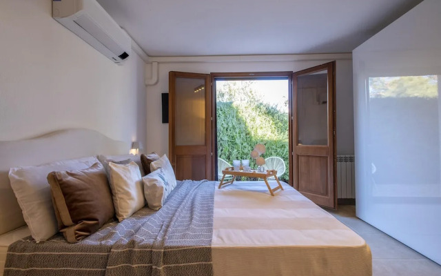 Sardinia Re - Fioretta Home Balcony Side