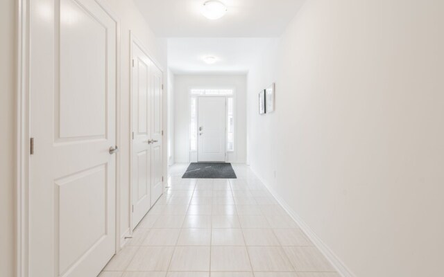 Luxurious Brand New Four Bedroom Townhouse